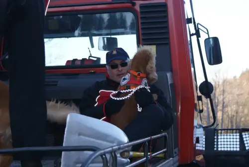 Wir auf der Pistenraupe zum Übungsgelände