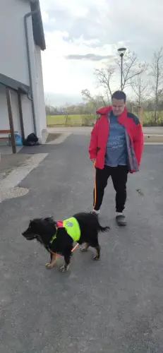 Thomas und Beo bei einem Spaziergang